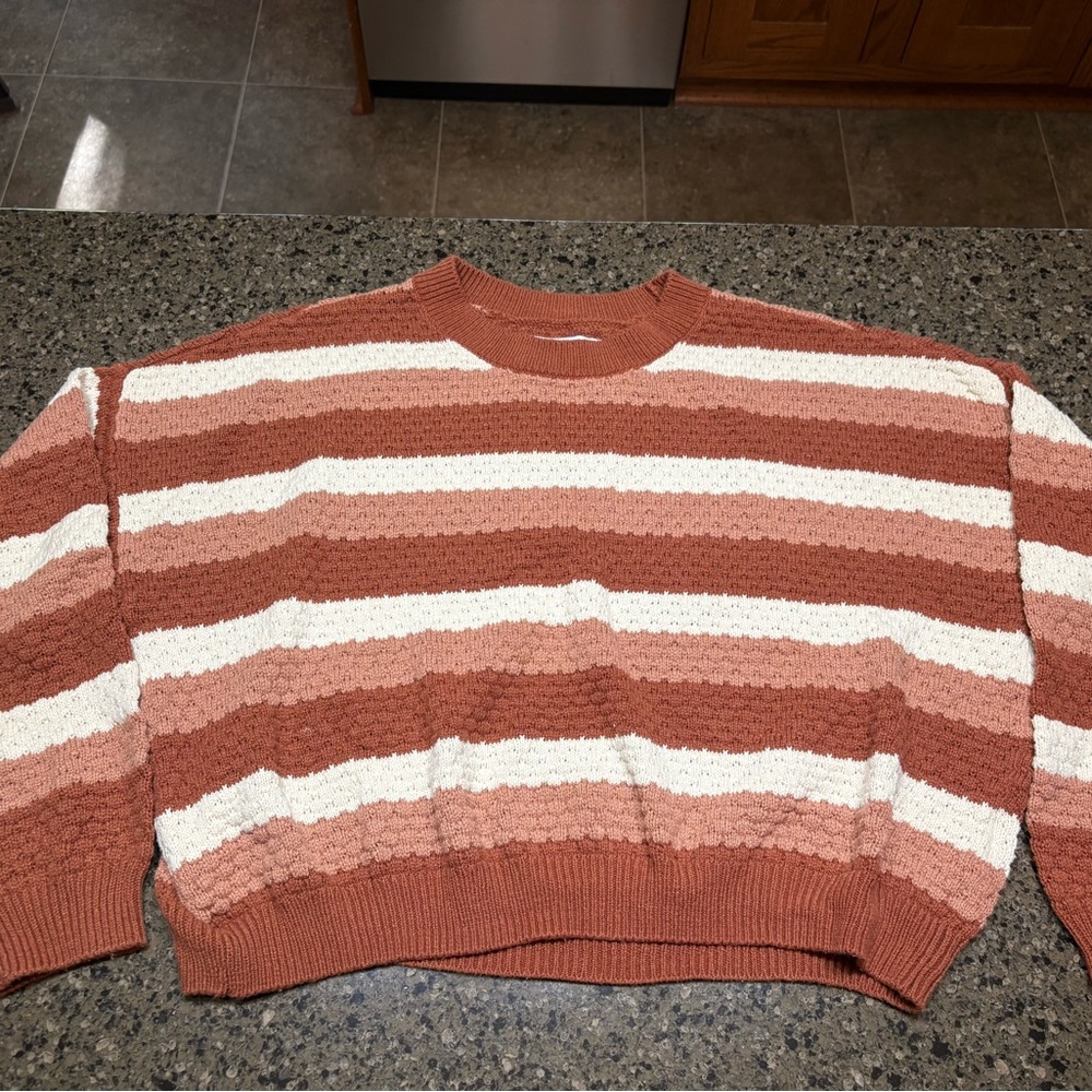 Hollister Rust and Cream cropped Knit Pullover